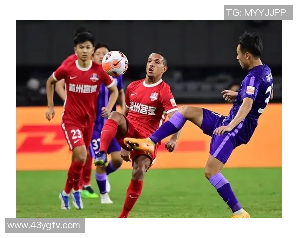 梅县俊诚客家足球队迎战深圳红钻队激情对决展现足球魅力与团队精神